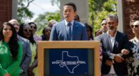 Texas Democrats return to state, ending redistricting standoff