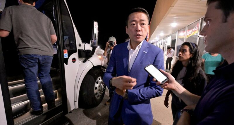Texas Democrats who fled to Illinois forced to evacuate hotel after bomb threat