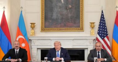 Trump meets with Armenia, Azerbaijan to sign declaration for peace
