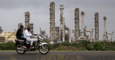 Trump's penalty threat puts India in a bind over Russian oil