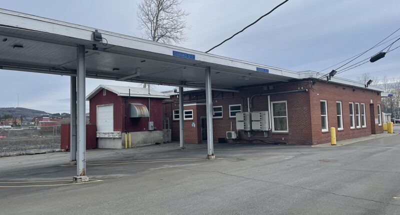 US-Canada border crossing put up for auction with starting bid of just $25,000
