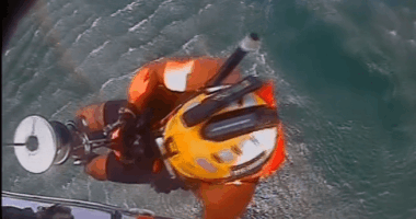 Video: Coast Guard rescues 4 from capsized boat on Lake Erie