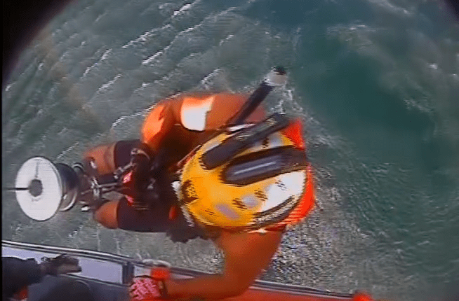 Video: Coast Guard rescues 4 from capsized boat on Lake Erie