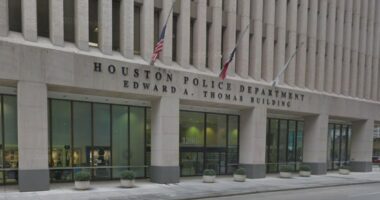 11-year-old fatally shot after ringing doorbell and running from Houston home, officials say