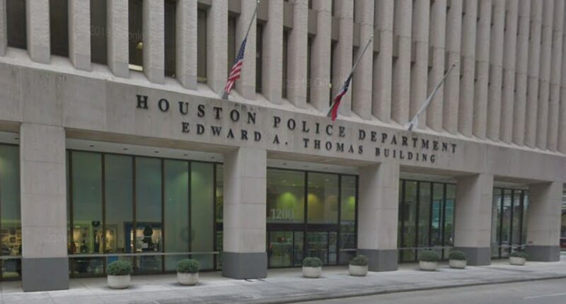 11-year-old fatally shot after ringing doorbell and running from Houston home, officials say