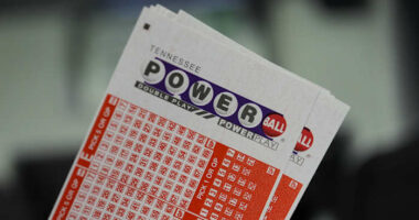 A $1.4B Powerball jackpot is up for grabs after 40 drawings without a winner