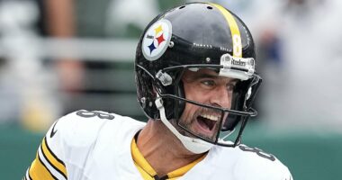 Aaron Rodgers comes back to haunt the Jets as 41-year-old masterminds dramatic Steelers win in New York