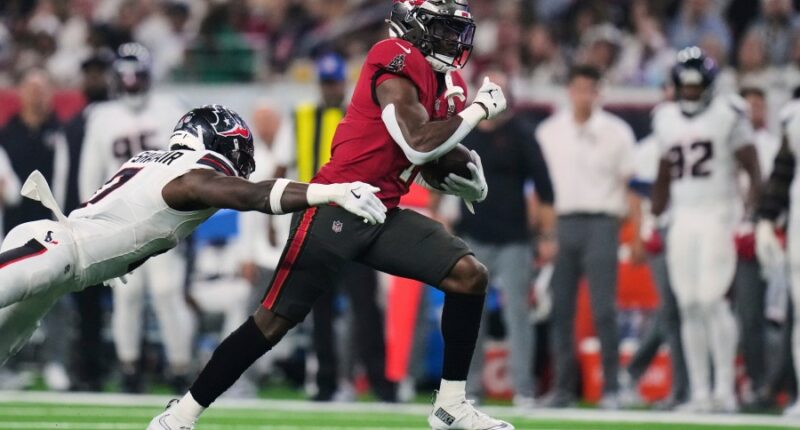 Baker Mayfield and Rachaad White rally Bucs to 20-19 win over Texans