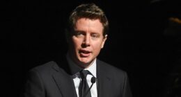 Barefoot Investor warns against 'insulting' debt trap Albo has set