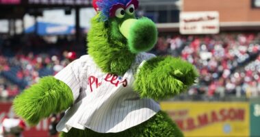 Before the Philly Ball-Thief Karen, There Was the Famed Philly Phan Who Barfed on Policeman's Family