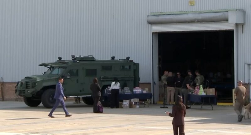 Bensenville raid: US Marshals, federal authorities seen conducting warehouse raid in Chicago suburbs