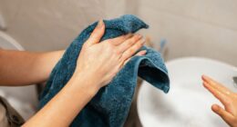 Biologist warns people to stop using public hand dryers
