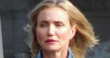 Cameron Diaz swaps out showbiz glamour for drab look filming Bad Day.