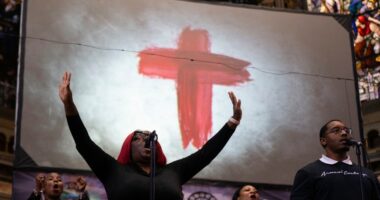 Chicago churches urge calm resistance ahead of expected federal intervention