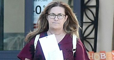 Child actress who shared role with twin spotted in LA... guess who?
