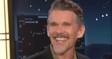 Ethan Hawke CRASHES Jimmy Kimmel's opening monologue