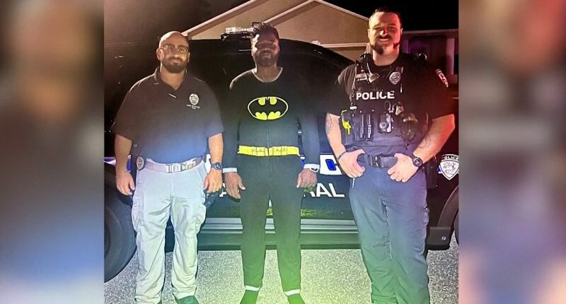 Florida hero wearing Batman pajamas catches burglary suspect
