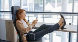 Health expert warns against common sitting position that can lead to fatal blood clots
