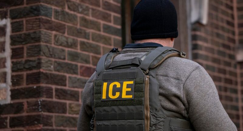 Illinois leaders warn of ‘mayhem’ ahead of ICE operations in Chicago