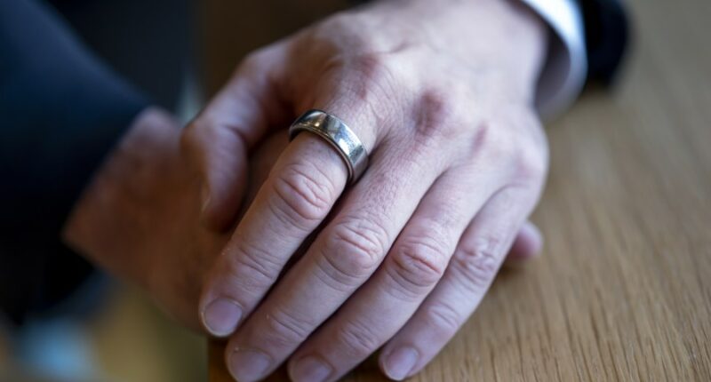 Is Oura turning over health-tracking data to the US military?