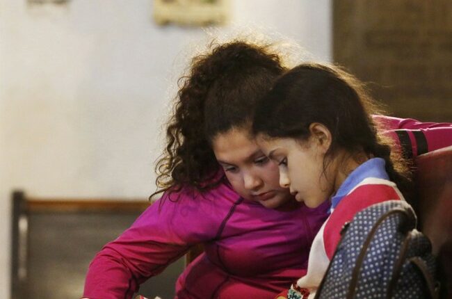 Judge Blocks Flights to Reunite Guatemalan Children With Parents—Even As They Were Boarding the Planes