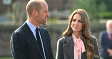 Kate joins William to visit primary school in Southport