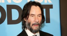 Keanu Reeves sparks concern at theater before 'stiff' Broadway debut