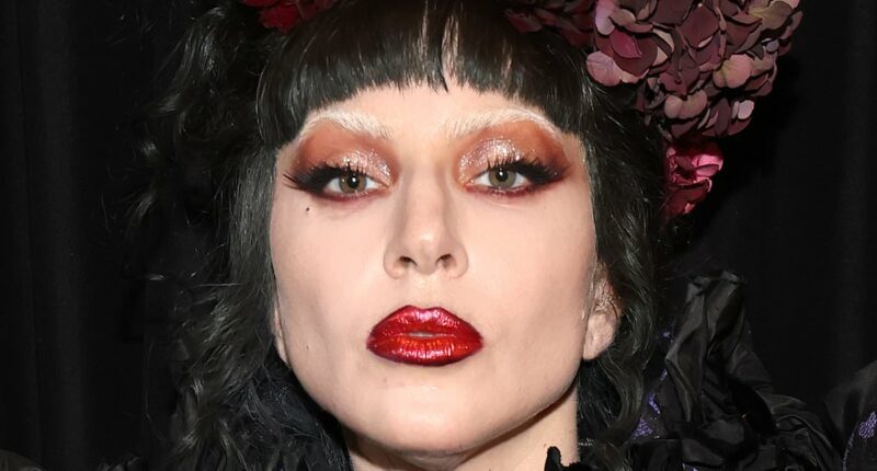 Lady Gaga makes VERY dramatic exit out of MTV VMAs