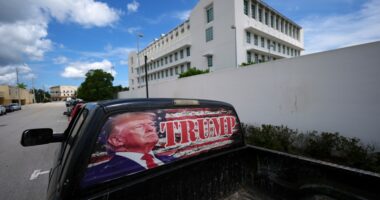 Man representing himself against charges of attempted Trump assassination will give closing argument