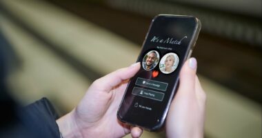 Meta Adds AI Dating Assistant, Meet Cute to Facebook Dating