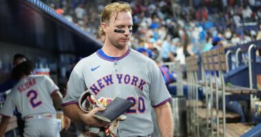 Mets star enters free agency in move after team misses playoffs