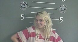 Mom leaves kids, ages 2 and 4, alone to 'go smoke': Cops