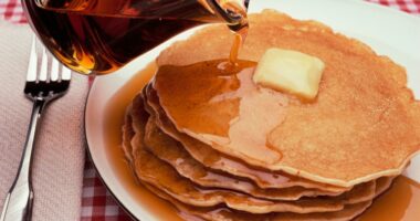 Ohio family travels to Minnesota, makes pancakes for distraught community