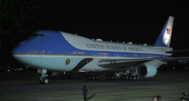 Pilot scolded for getting too close to Air Force One: 'Pay attention'