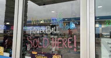 Powerball frenzy sweeps Texas town as winner remains unknown