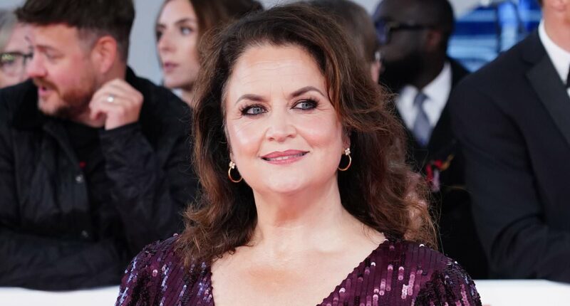 Ruth Jones oozes glamour at NTAs in first outing since marriage split