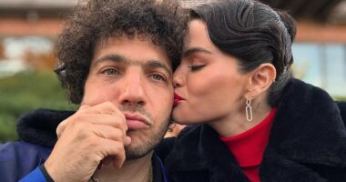 Selena Gomez's wedding jitters? Friends say it's not 'smooth sailing'