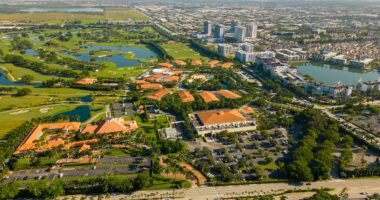 Suburb home to Trump golf resort sees housing market crash