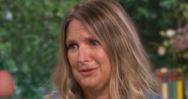 This Morning fans jeer 'there's no way!' as woman claims she had no idea she was pregnant until she gave birth in the TOILET 'with one push'