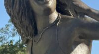 TINA TURNER STATUE