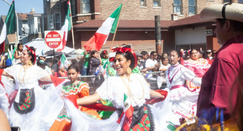 Thousands in Chicago celebrate Mexican American heritage amid immigration crackdown