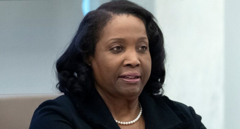 Trump administration asks appeals court to OK Lisa Cook firing before Fed meeting