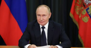 US and European officials meet to discuss new sanctions on Russia