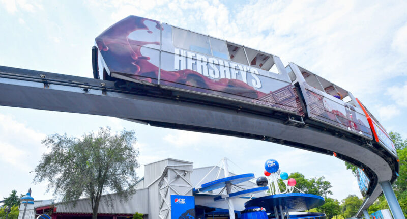 Video shows dramatic rescue of young boy walking on elevated monorail at Pennsylvania's Hersheypark