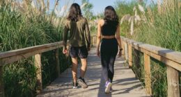 What is 'Retro Walking'? The newest trend experts say can prevent dementia