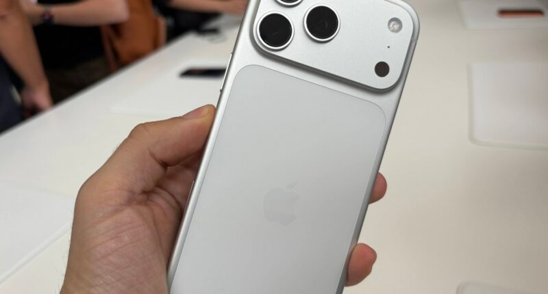 Why does Apple think three lenses are eight lenses?