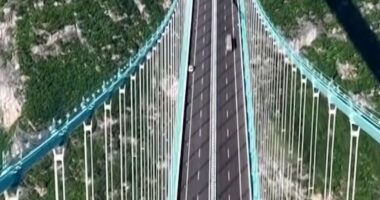 World's tallest bridge opens to traffic in China