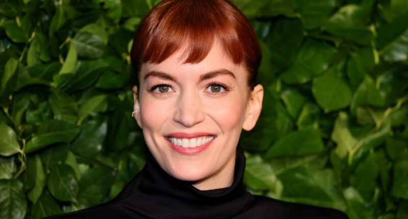 Celebrity Net Worth logo