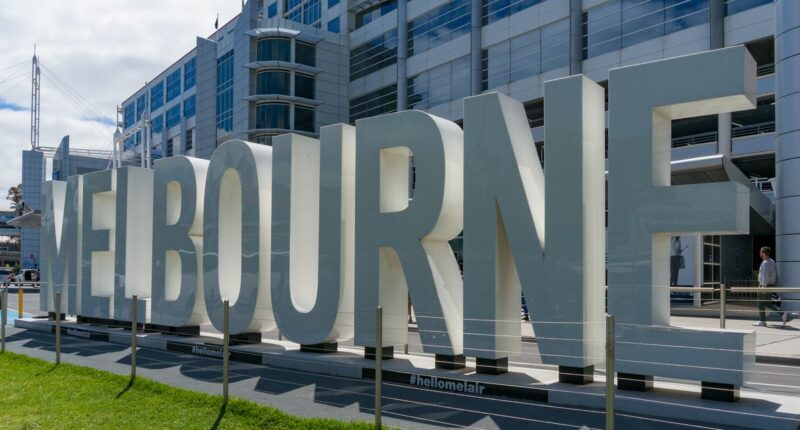 Melbourne man charged after allegedly assaulting woman on flight from LA
