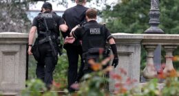 Secret Service arrests man who scaled White House fence